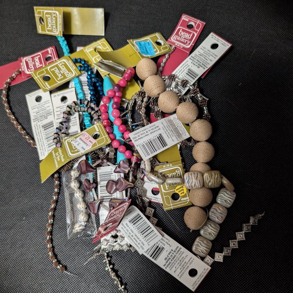 20 pieces Bead Gallery carded beads